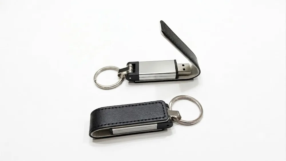 Leather Magnet USB Black